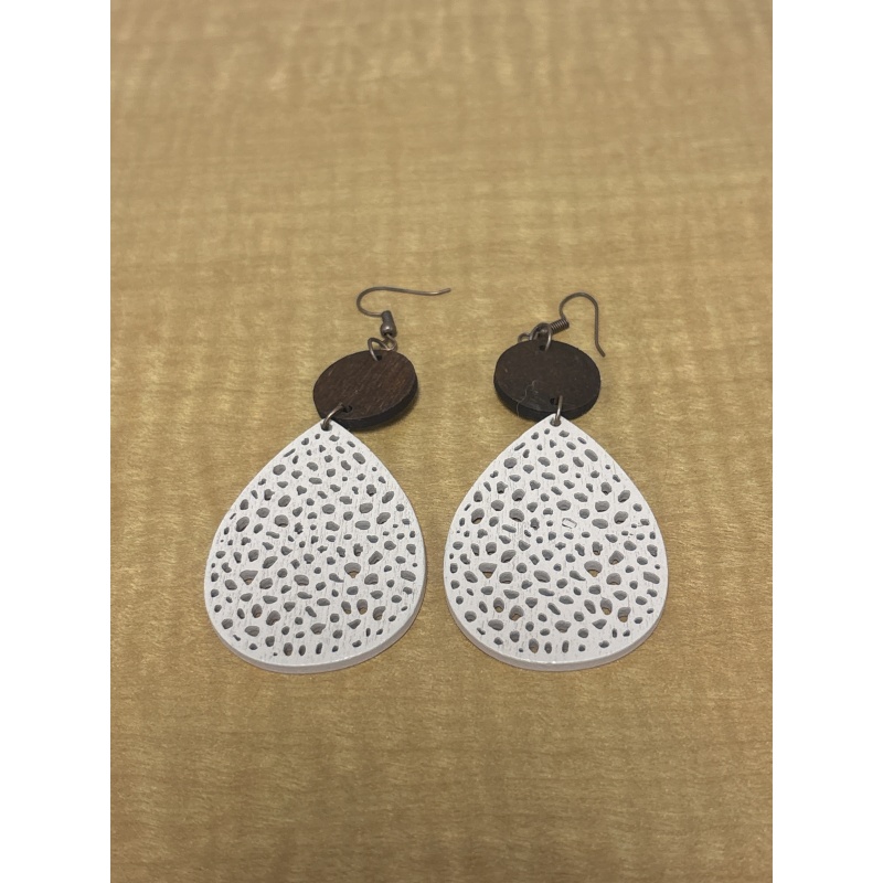 BinJ2 ts Wooden teardrop earrings