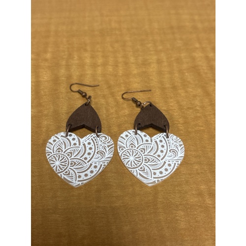 BinJ2 ts Earrings with wood and clear/white heart shape pendants