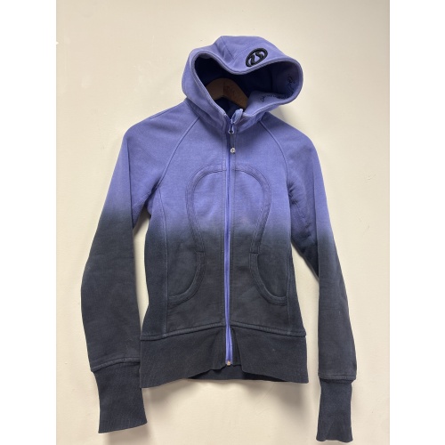 Bin31 ts Lululemon women’s 2 purple/black zip up