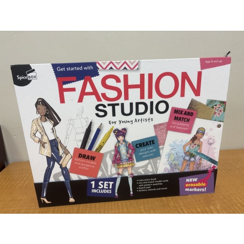 LG6 ts SpiceBox fashion studio set- includes erasable markers, instruction book, model cards with pattern swatches, sketch pad, stickers stencils and more new (cover of sketch pad torn)