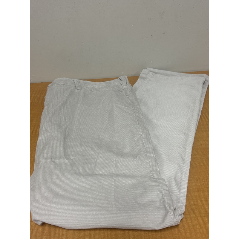 Bin6 ts New Banana Republic men’s 42x34 slim light beige pants
