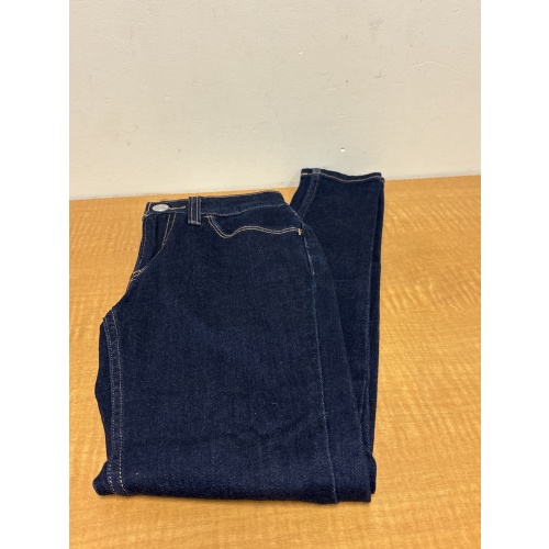 Bin6 ts Levi’s women’s 25/30 jeans