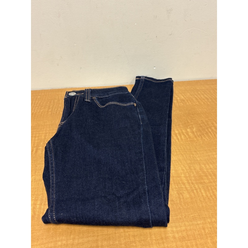 Bin6 ts Levi’s women’s 25/30 jeans