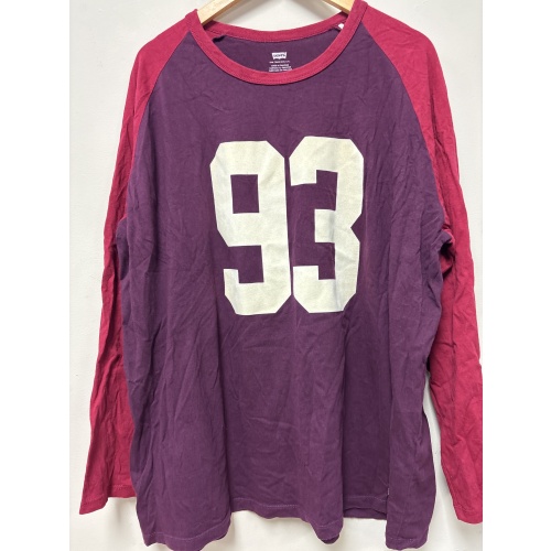 Bin6 ts Levi’s men’s XL burgundy/red shirt