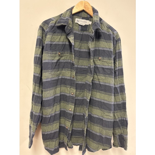Bin33 ts Wind River men’s large green/black plaid shirt