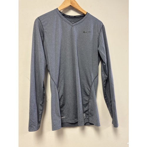 Bin33 ts Nike women’s large grey top
