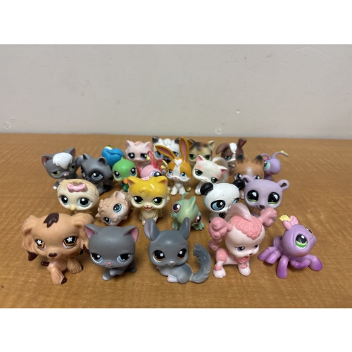 Bin10 ts Assorted Littlest Pet Shop figures