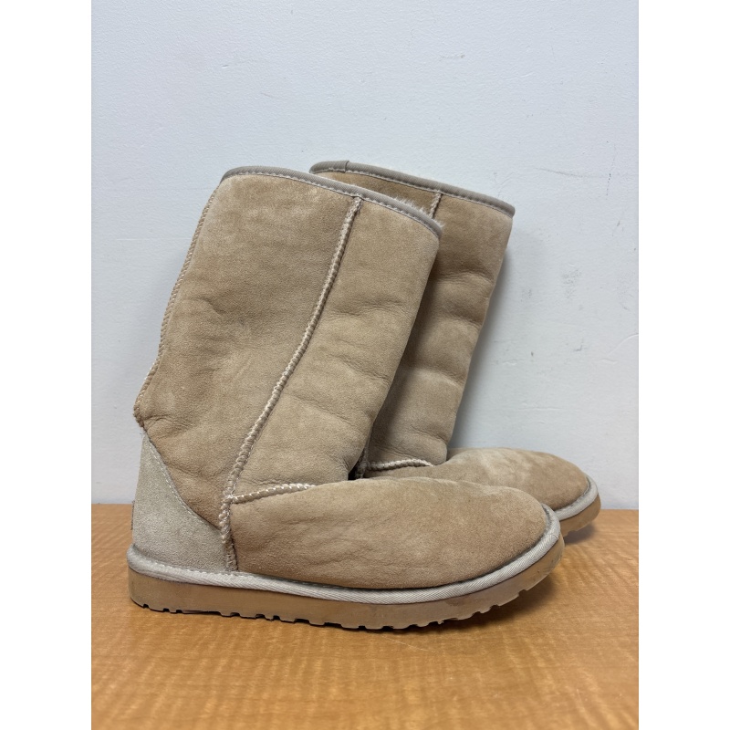 Bin35 ts UGG Australia women’s 6 boots