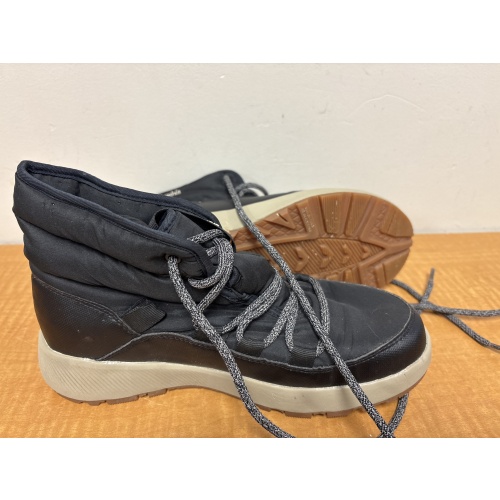 Bin13 ts Columbia women’s 7 black boots