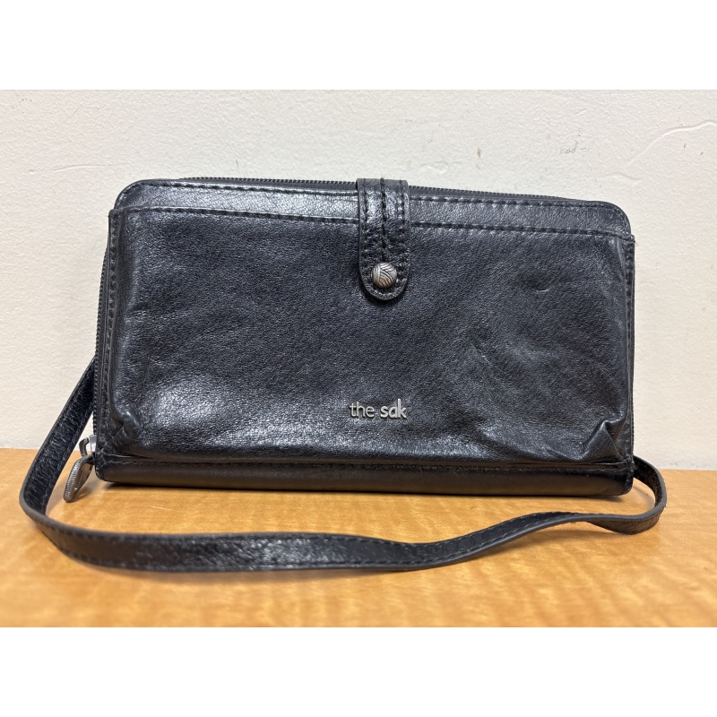 Bin13 ts The Sak black wallet with strap