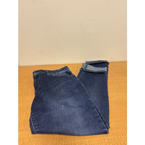 Bin93 ts Guess women’s 32 jeans