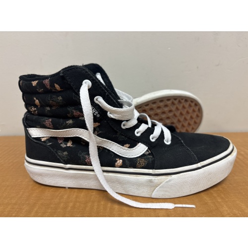 Bin93 ts Vans women’s 6 black flowery shoes
