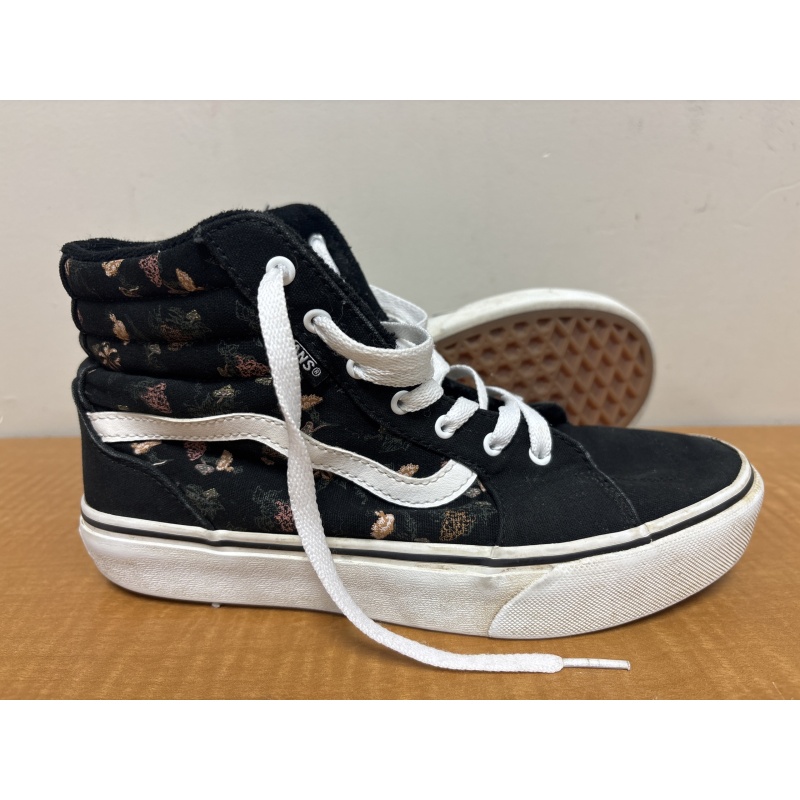 Bin93 ts Vans women’s 6 black flowery shoes