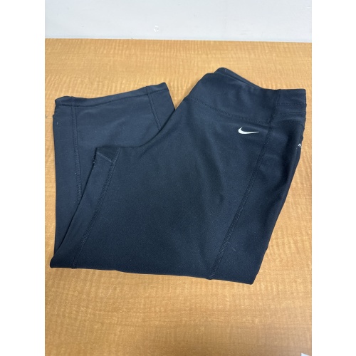 Bin3 SA black Nike short leggings size m