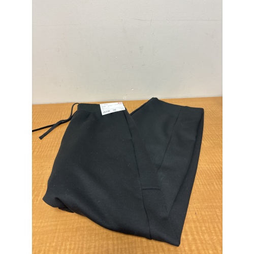 Bin94 ts New UniQlo women’s XS green dry sweat curve pants
