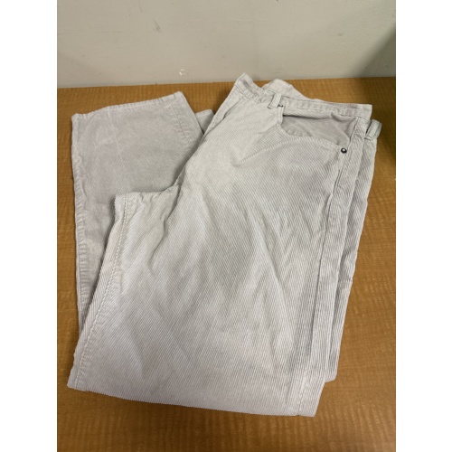 Bin75 SA white Gap pants size 36