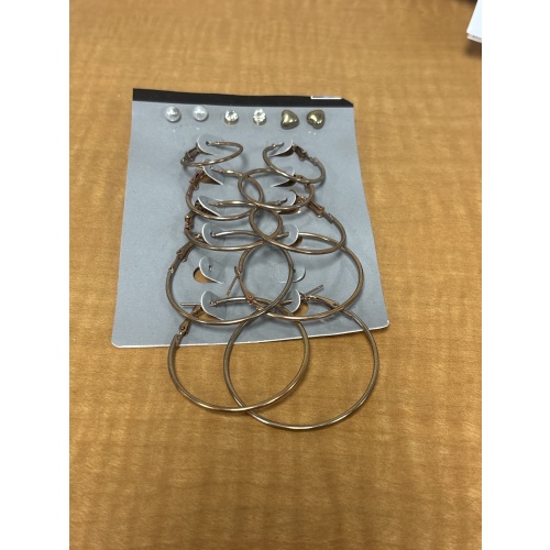 BinJ ts 8 Pair earrings new