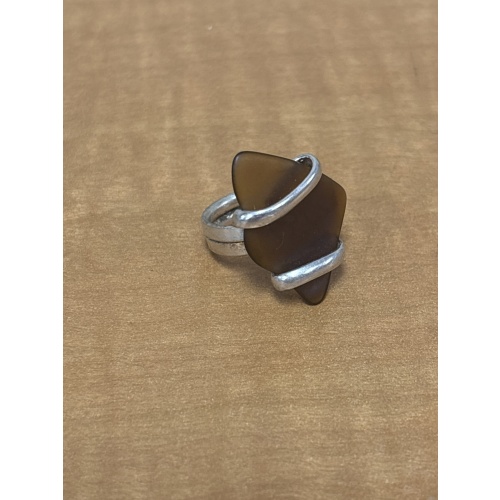 BinJ ts Brown with metal earring
